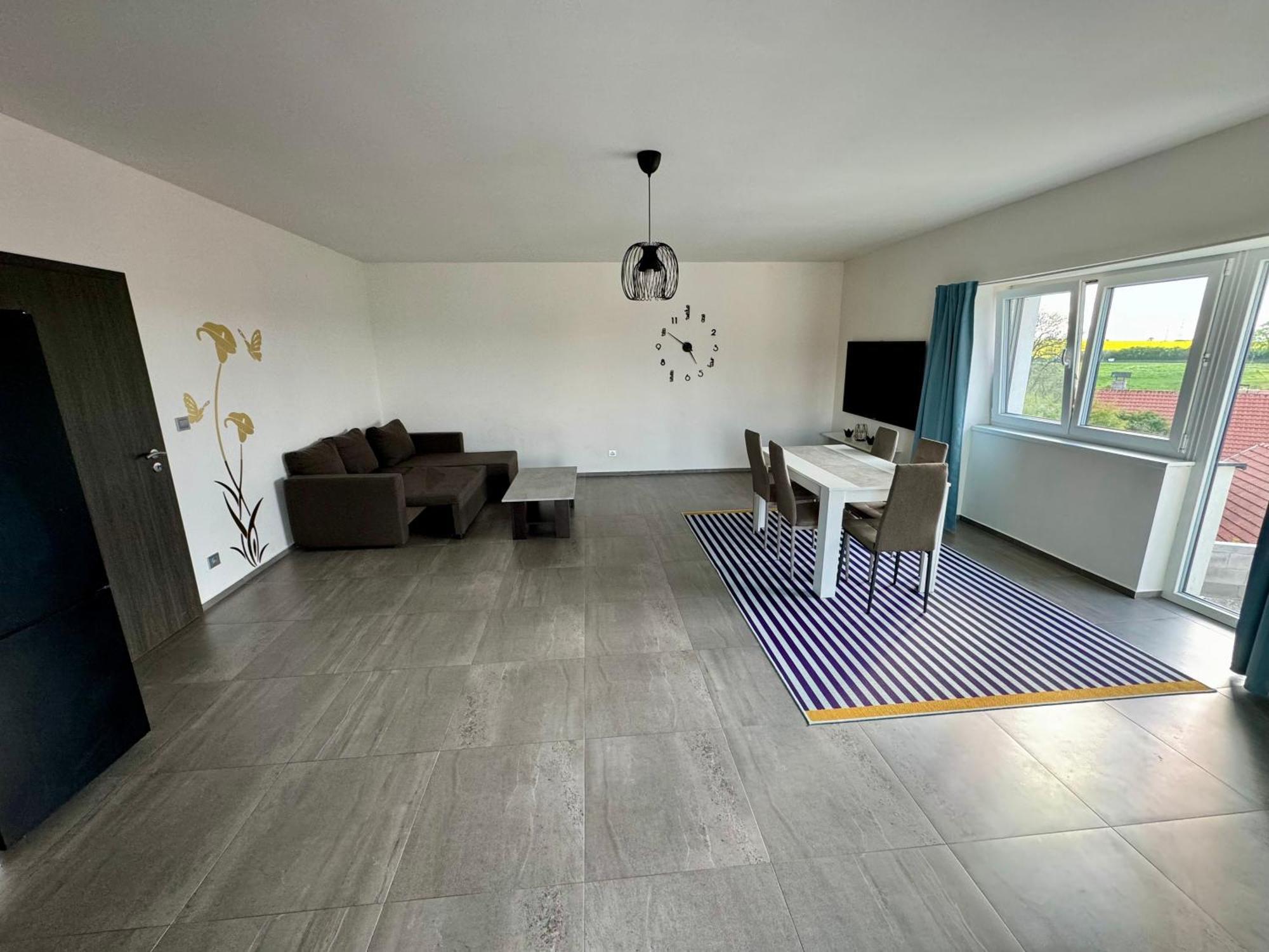 Byt Apartman 74M2 Vyhled Klid Priroda Prague Exterior photo